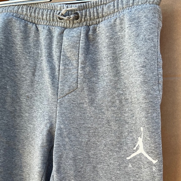 BOYS NIKE AIR SWEATS 🏀 - Picture 1 of 9